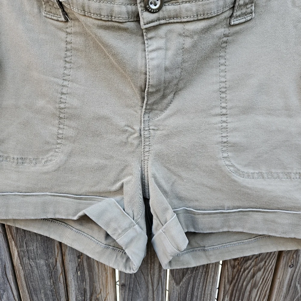 Torrid Women's Tan Shorts Size 18 - Picture 8 of 16